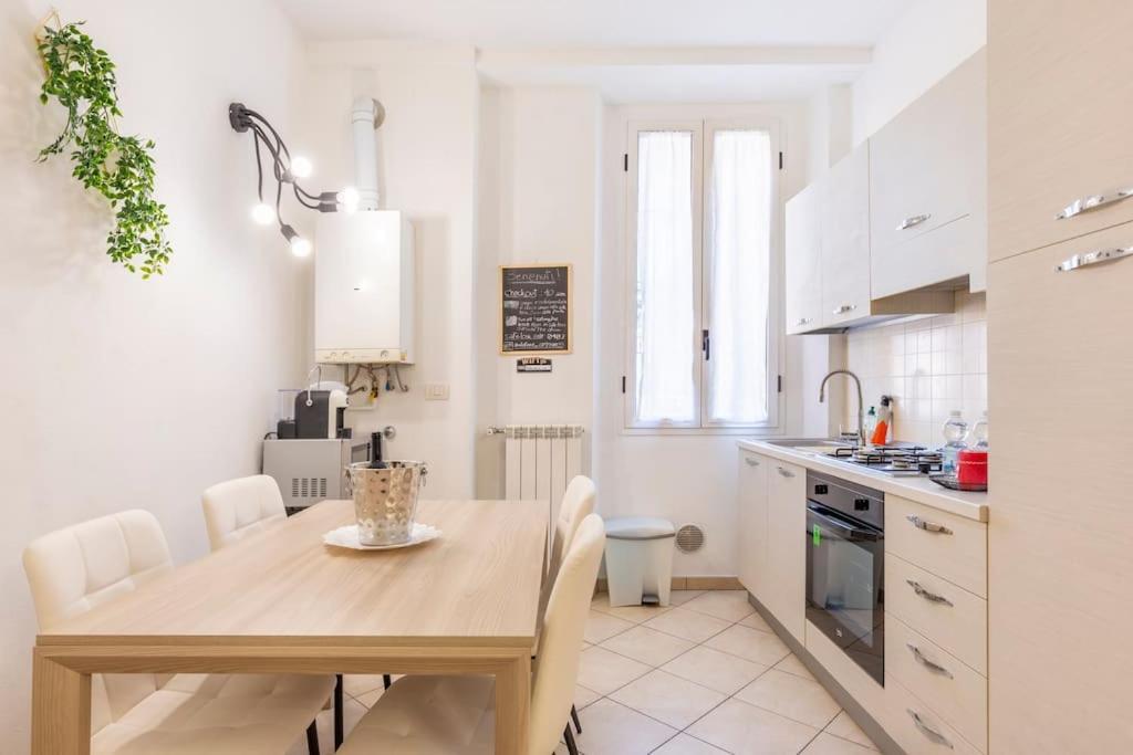 Modern Apartment In Milano Centrale Next To Metro M5 - Sarca 73 Bagian luar foto